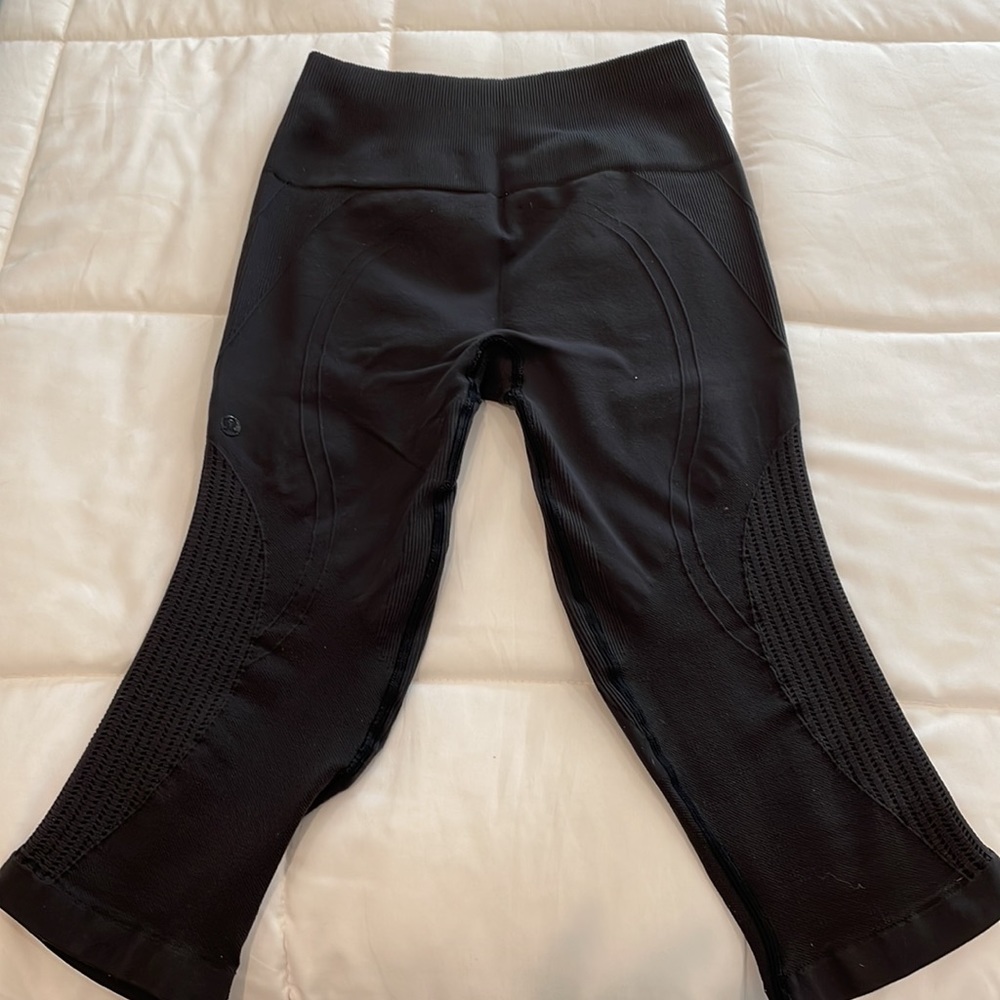 Lululemon Flow And Go Crop - image 2